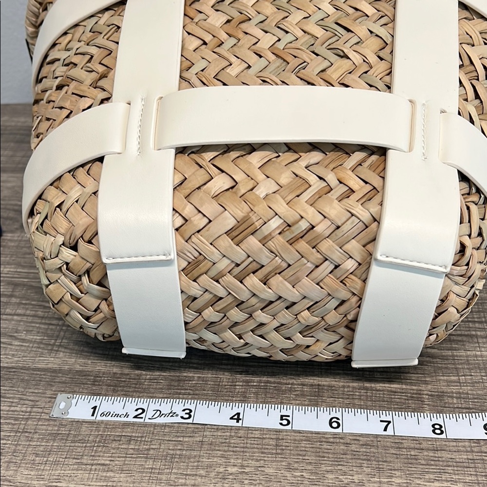 House of Harlow 1960 | Bucket Canvas Tote Bag - Picture 11 of 12